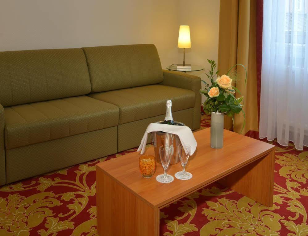 Hotel Celler Hof Esterno foto